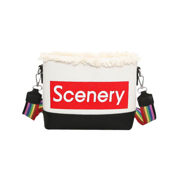 Ежедневна дамска чанта с надпис и цветна широка дръжка