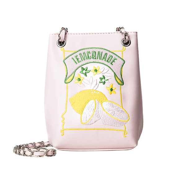 Красива дамска чанта с метална дръжка и бродерия в правоъгълна форма