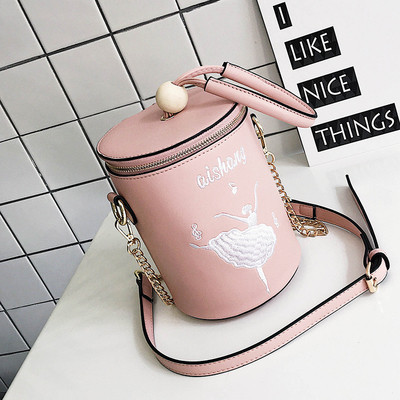 Красива и модерна дамска чанта в бял, розов и червен цвят