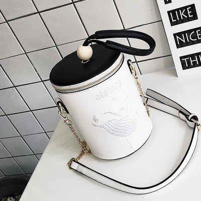 Красива и модерна дамска чанта в бял, розов и червен цвят