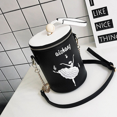 Красива и модерна дамска чанта в бял, розов и червен цвят