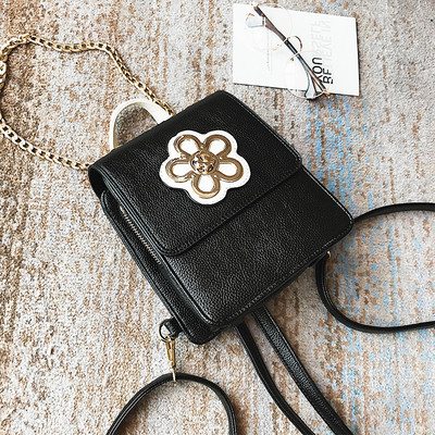 Μοντέρνο γυναικείο σακίδιο με διακόσμηση λουλουδιών και δύο τύπους λαβών