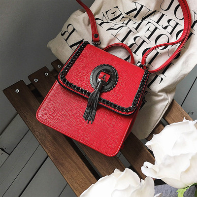 Μοντέρνο γυνακείο σακίδιο σε πολλά χρώματα με φούντα