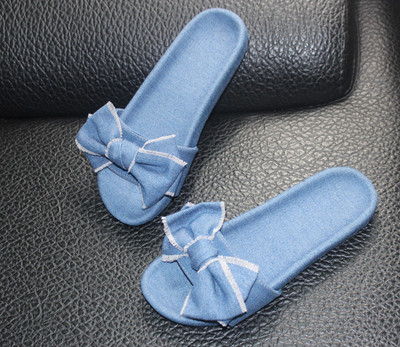 Γυναικείες  πανέμορφες παντόφλες με ενδιαφέρουσα και κομψή κορδέλα