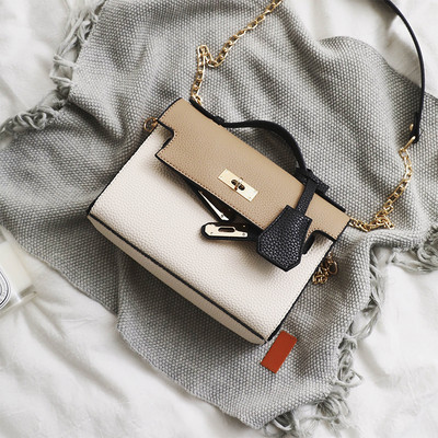 Сладка малка чанта в три модела с два вида дръжки 