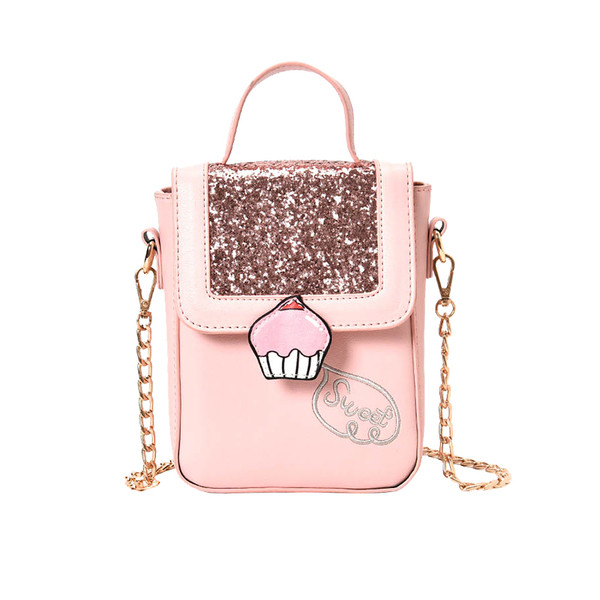 Стилна дамска чанта с метална дръжка и лъскави части