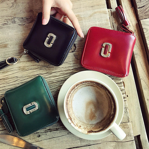 Стилен мини дамски портфейл с пискюл в три цвята