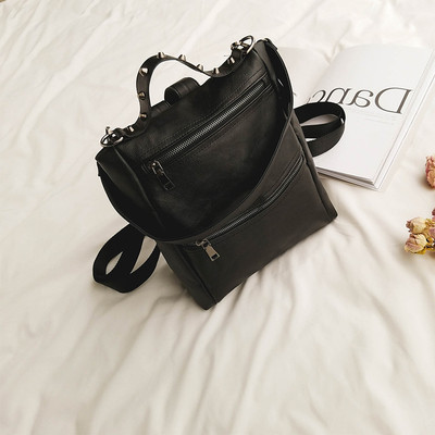 Κομψό γυναικείο σακίδιο με μεταλλικά στοιχεία κατάλληλο για την καθημερινή ζωή σε τέσσερα χρώματα