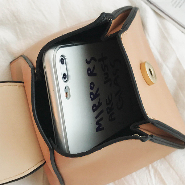 Мини дамска чанта с широка дръжка с декорация и в три разцветки