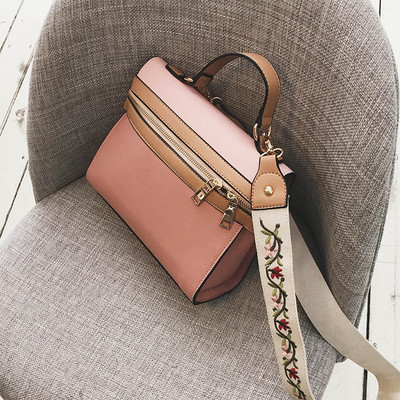 Модерна дамска чанта в два цвята с широка дръжка с бродерия