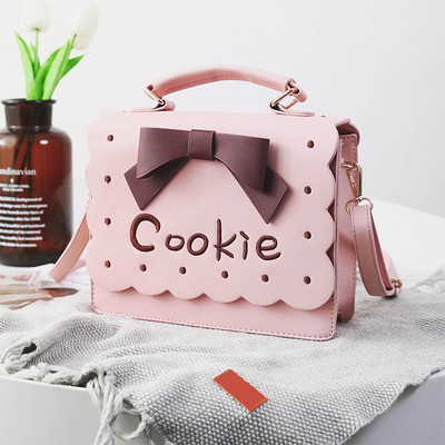 Много сладка дамска чанта с надпис и панделка в два цвята