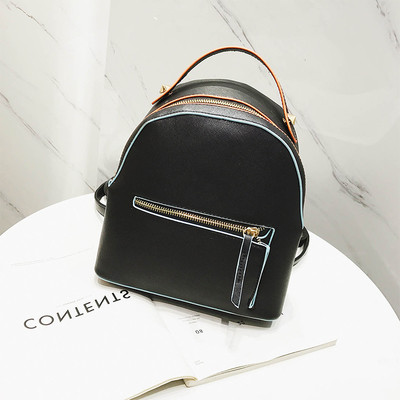 Μικρό γυναικείο σακίδιο σε απλό μοντέλο σε δύο χρώματα