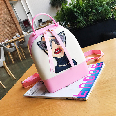 Модерна дамска раница с изображение в различни цветове