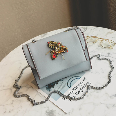 Стилна мини дамска чанта с метална дръжка и декорация ананас