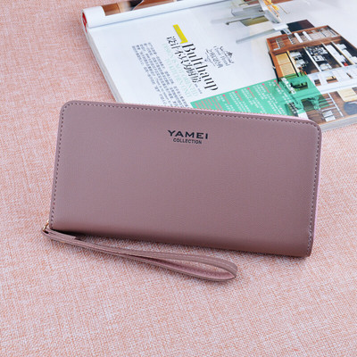 Красив дамски портфейл в няколко цвята с дръжа