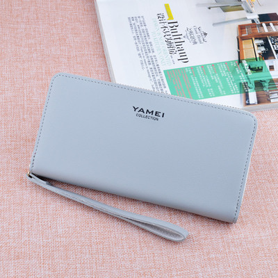 Красив дамски портфейл в няколко цвята с дръжа