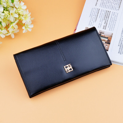 Лъскав дамски портфейл със семпла метална декорация в няколко цвята