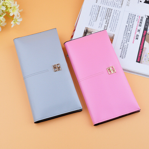 Лъскав дамски портфейл със семпла метална декорация в няколко цвята