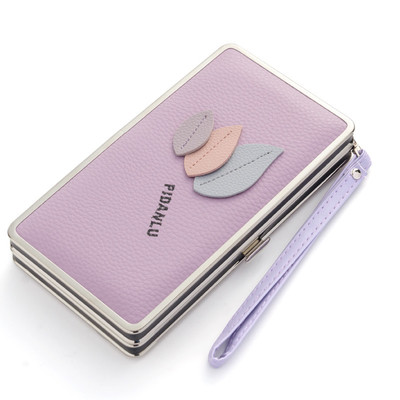 Красив и много удобен дамски портфейл с декорация в различни цветове