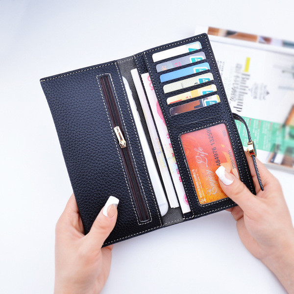 Красив дамски портфейл с копче в много цветове