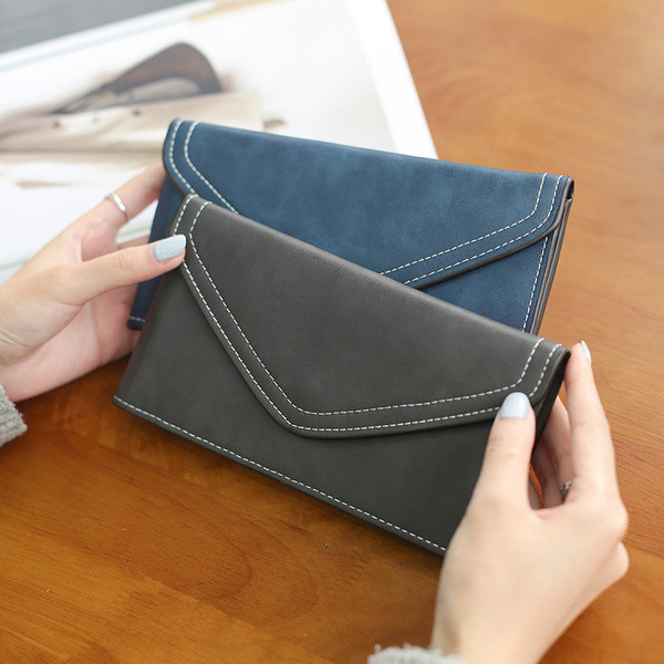 Семпъл модел дамски портфейл в шест цвята и много практичен