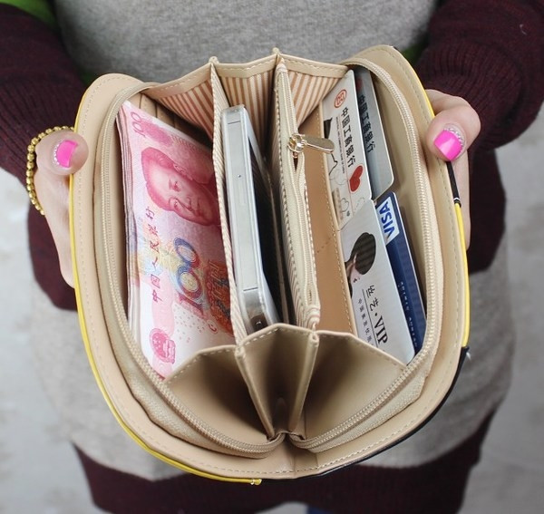 Сладък дамски портфейл с декорация и с дръжка в много цветове