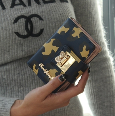 Стилен дамски портфейл в два размера 