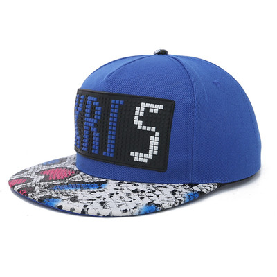 Красива бейзболна мъжка шапка с надпис и в няколко разцветки