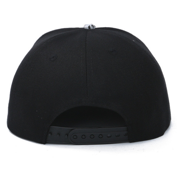 Красива бейзболна мъжка шапка с надпис и в няколко разцветки