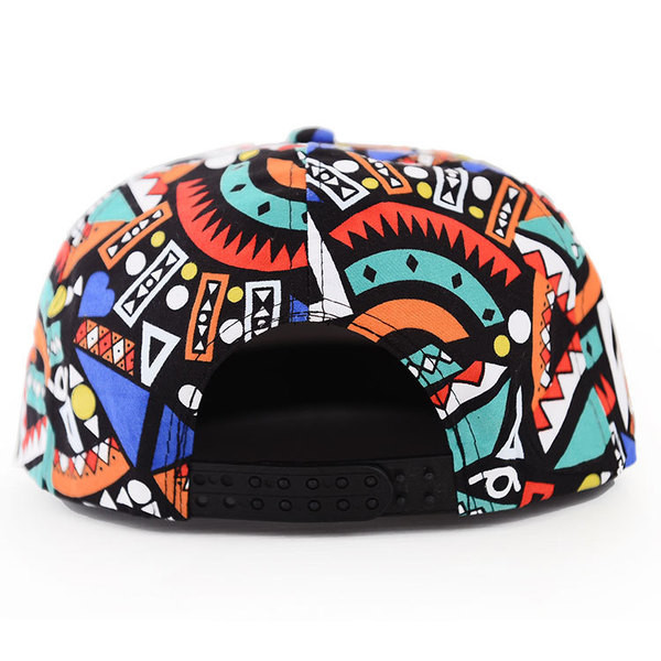 Цветна дамска шапка с надпис в няколко разцветки