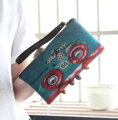 Стилен дамски портфейл с дръжка в различни цветове и изображения