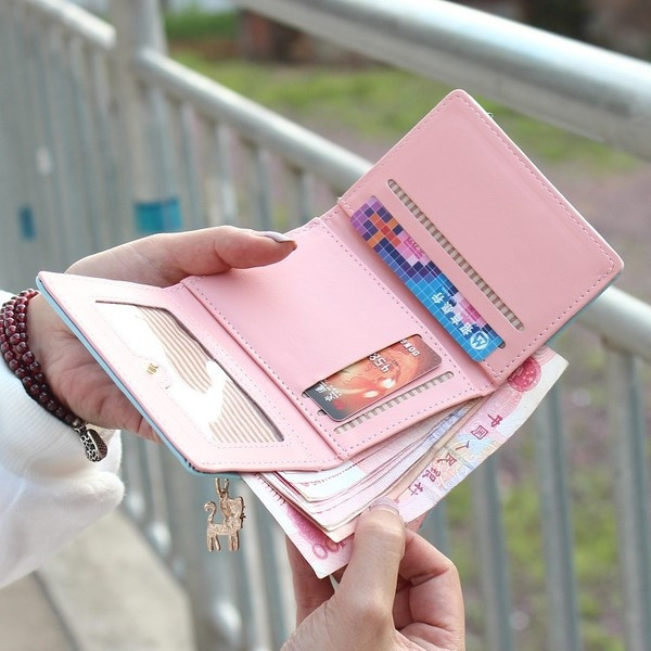 Сладък мини дамски портфейл с декорация в много цветове