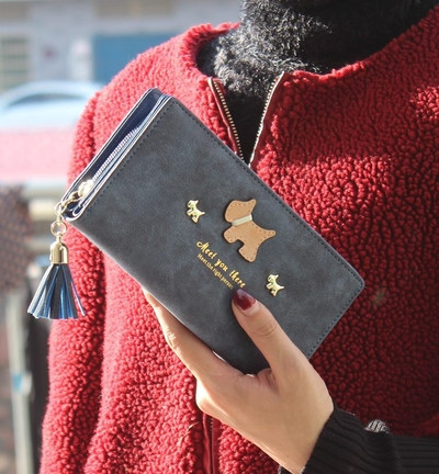 Портфейл за дамите с пискюл и с декорация кученце в пет цвята