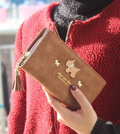 Портфейл за дамите с пискюл и с декорация кученце в пет цвята