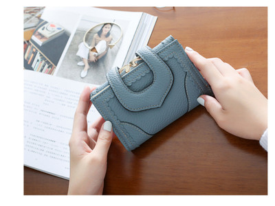 Мини дамски портфейл в пет цвята в изчистен модел