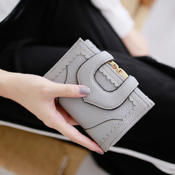 Мини дамски портфейл в пет цвята в изчистен модел