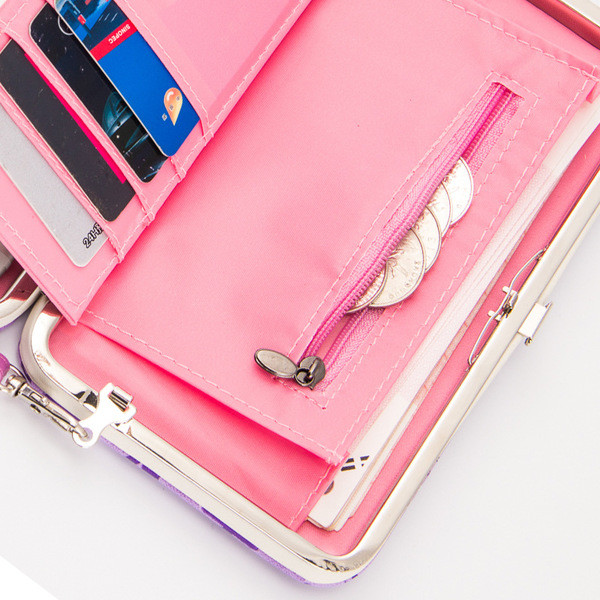 Стилен дамски портфейл с надписи и с дръжка