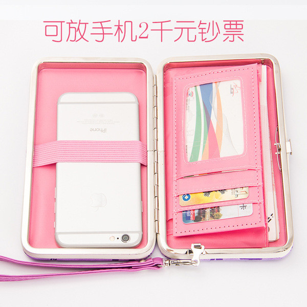 Стилен дамски портфейл с надписи и с дръжка