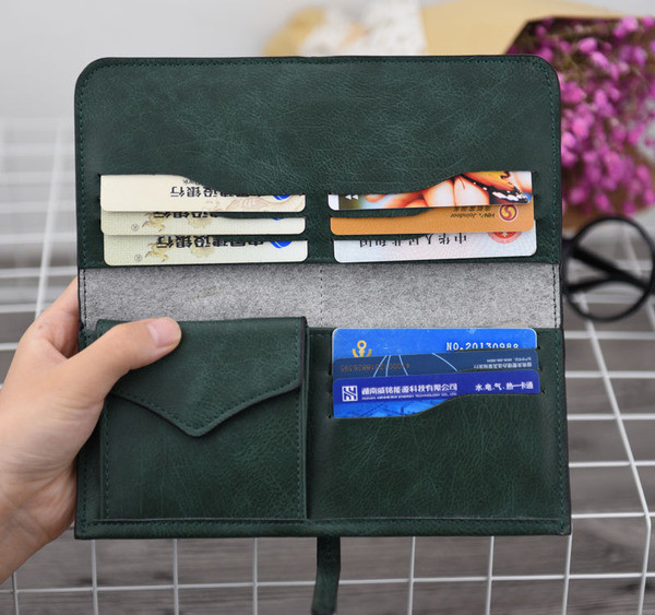 Стилен дамски портфейл в пет цвята в изчистен модел