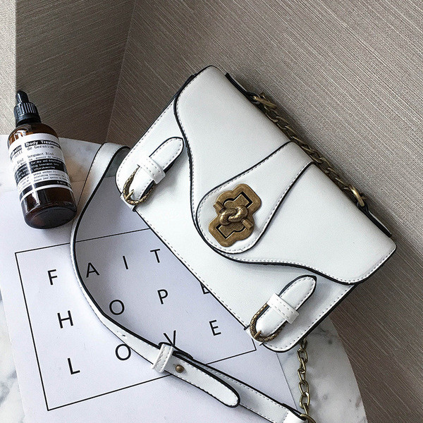 Красива дамска чанта в ретро стил в три цвята