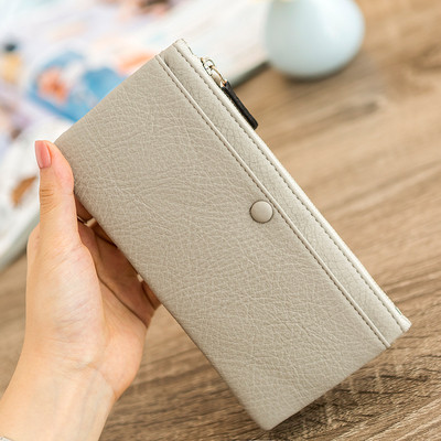 Нежен дамски портфейл в семпъл модел в пет цвята