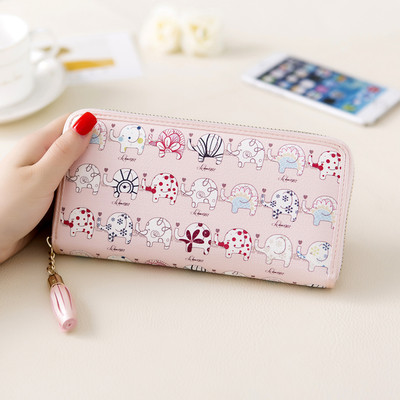 Дамски портфейл с пискюл и изображения в няколко модела