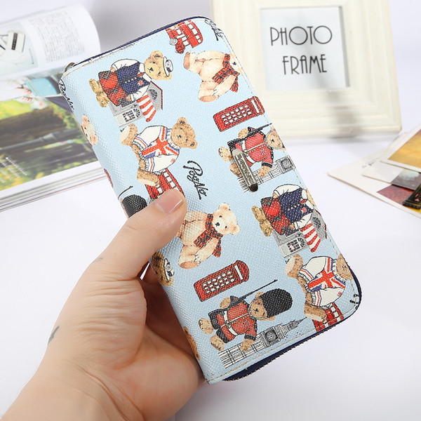 Дамски портфейл с изображения на мече