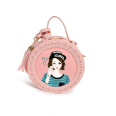 Красива дамска чанта в кръгла форма с изображение