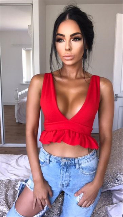 Уникален дамски къс потник с тънки презрамки и дълбоко V-образно деколте