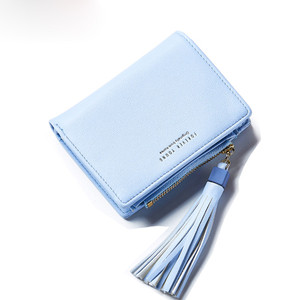 Мини дамски портфейл с пискюл в семпъл модел в шест цвята