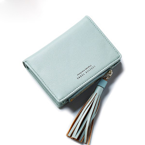 Мини дамски портфейл с пискюл в семпъл модел в шест цвята