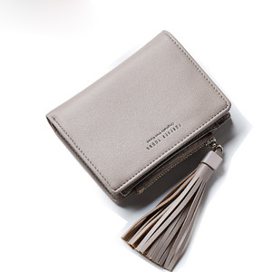 Мини дамски портфейл с пискюл в семпъл модел в шест цвята