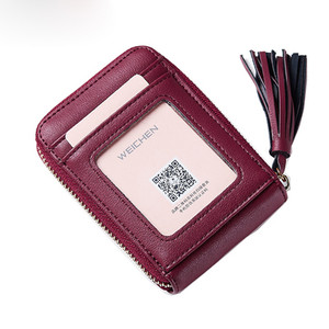 Сладък мини портфейл за дамите с пискюл и прозрачно разделение