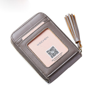 Сладък мини портфейл за дамите с пискюл и прозрачно разделение